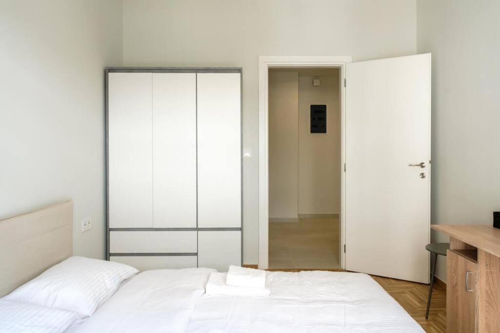 Modern Pangrati Flat! Apartment เอเธนส์ ภายนอก รูปภาพ