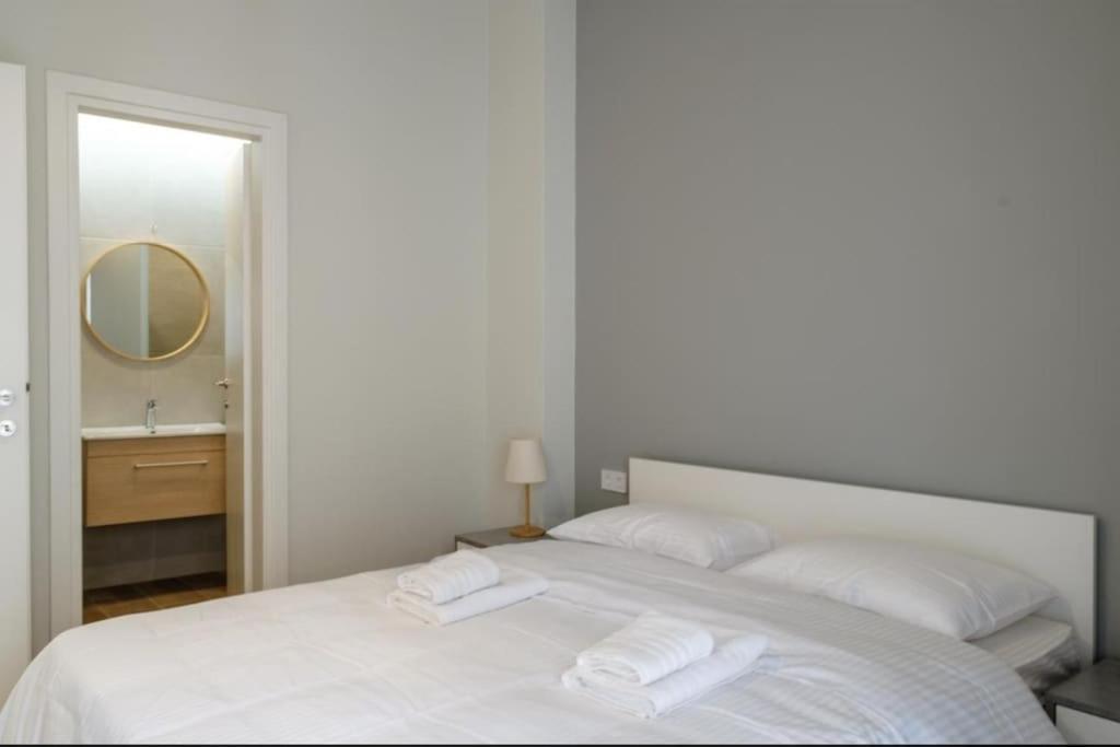 Modern Pangrati Flat! Apartment เอเธนส์ ภายนอก รูปภาพ